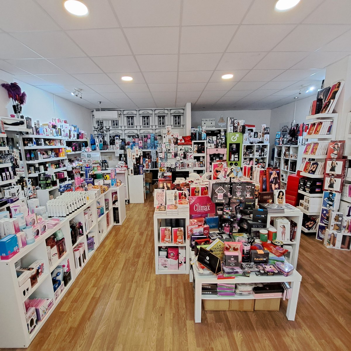 SecretsVila's tweet photo. #ObertPerVacances no tanquem #Agost
#AbiertoPorVacaciones no cerramos #Agosto
@secretsvila tu #TiendaErótica en #Viladecans
La teva #BotigaEròtica a Viladecans
#SexShop #Barcelona #BaixLlobregat #EstiuEròtic #VeranoErótico
Rambla Modolell 51 https://t.co/k62UJ9hnXN