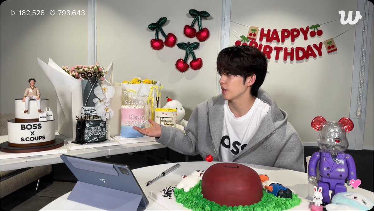 lunehoon's tweet photo. cheol saying to love the brands that sent him cakes hehe https://t.co/VHCFLNu0uB