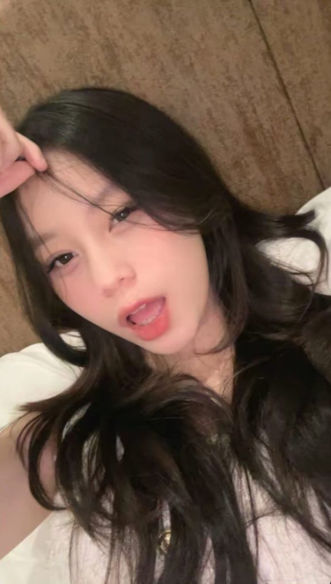 Chelsiieehh's tweet photo. buangg pejuhh dimukaa akuu aja #pejuhin #cumtribute #kontolin https://t.co/ppSB3duHJx