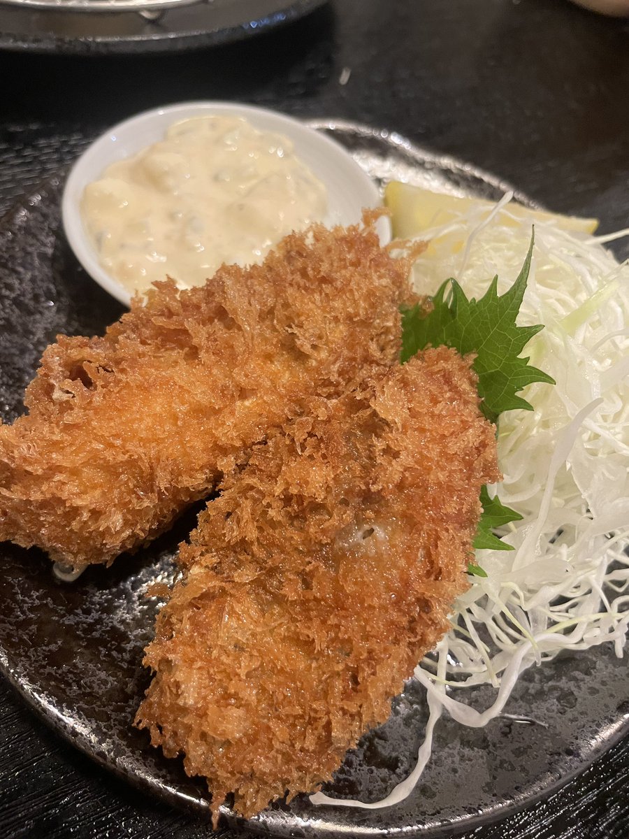dokki_4's tweet photo. 8年で15キロ太ったんやけど、、、美味しい揚げ物も〆で食べるラーメンも最後のタバコを美味しく吸う為に食べてるだけって言い聞かせて食べてる https://t.co/GZH2CFpPDm