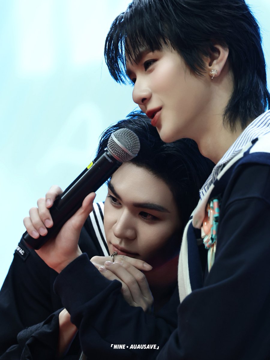 Nine91x's tweet photo. 哥哥保护我🥺

MEET AUAUSAVE IN SUMMER
#AuauSaveMeetYouinSummer
#อู่อู๋เซฟ #auausave 
#auautnp #savewrg https://t.co/wC4JkONPds