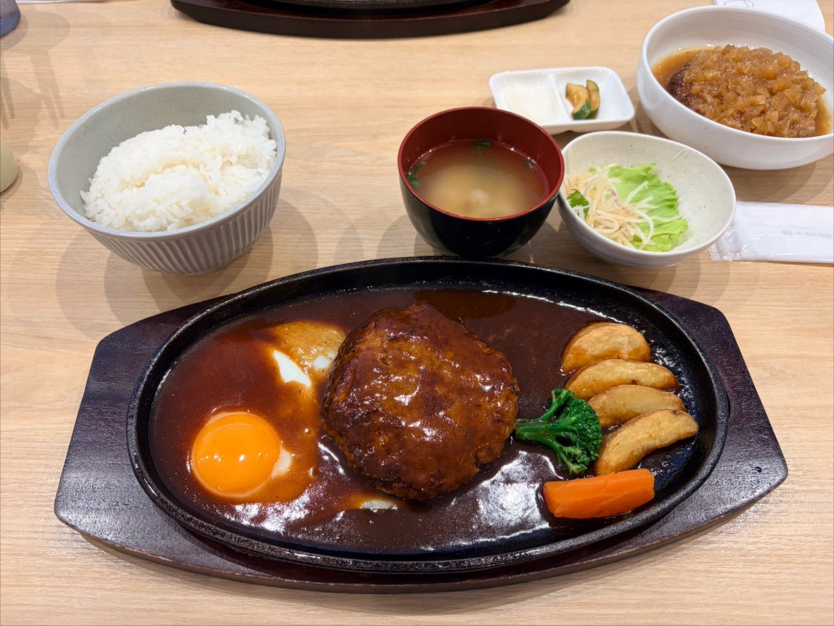 TAKA2_COM_'s tweet photo. 妹が帰省。
カロリー高め。 https://t.co/wAK82ANKmb