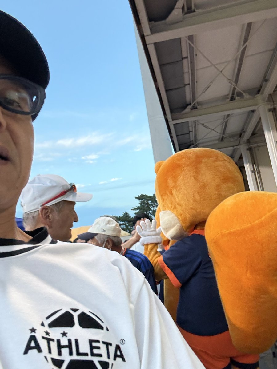 footbrainMC's tweet photo. 今日も

今日とてちて

しあわせな遭遇

これも盗撮なのか？🤭 https://t.co/raaRIKsvlW