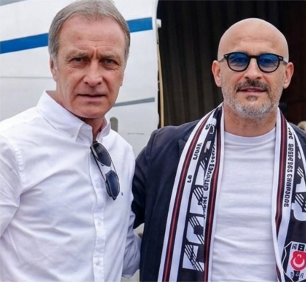 ekgedik1903's tweet photo. İtaliano ve Önder Özen'den hiç 
- Bu takımı ben kurmadım 
- 3 transfer dönemi lazım 
- Önceki hoca hiç idman yaptırmamış
- Önceki scout ekibi ne yapmış hepiniz gördünüz 
gibi cümleler kurduğunu duydunuz mu? 
Deseler de haklılar 
Ama demiyorlar sadece işlerini yapıyorlar
LİYAKAT https://t.co/rBSbR6WYEk