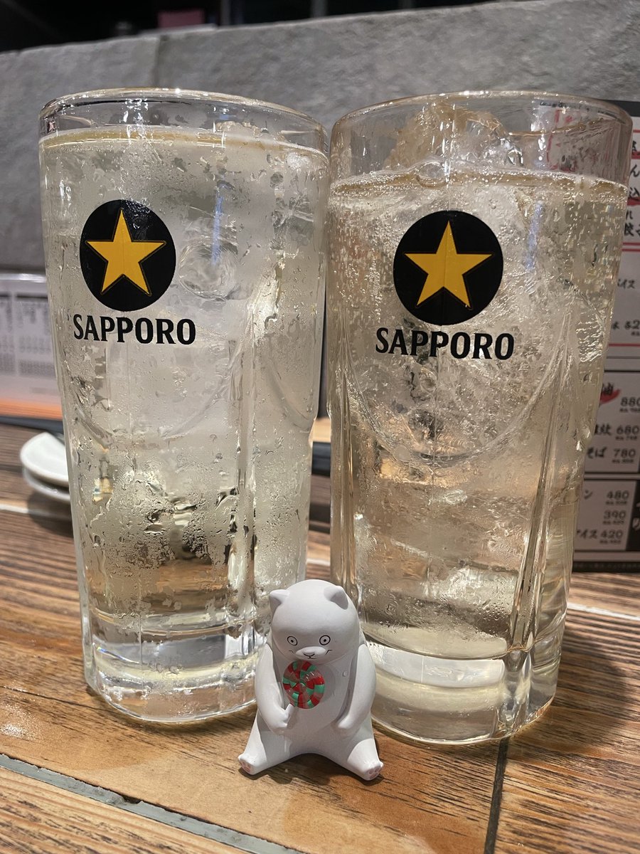 ku_nya_'s tweet photo. ラッキー配信みようて！

思ってたのに！

のんでるー_(:3」z)_
配信あんまり得意じゃないのね
美味しいお酒しながら今後について語ってる！
ライブとか仕事とか生活とか竜逹瑯とかについて！！！楽しい！！！

あとなんかこのメンマが美味しすぎて😂無駄にメンマで飲んでる！！ https://t.co/iaFku8DBqk