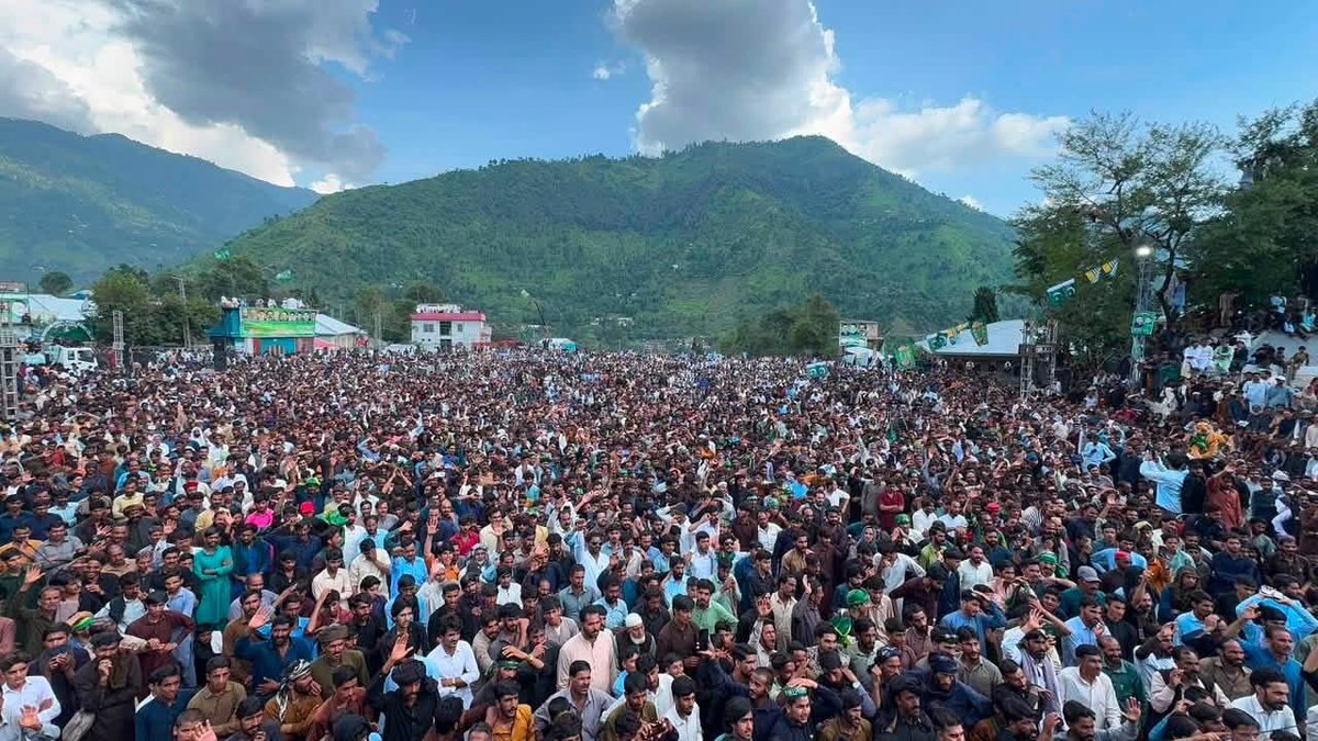 FarhanKVirk's tweet photo. زندگی میں اگر کبھی حویلی آزاد کشمیر سے کوئی بھائی ملا، انشاءاللہ اسکو اپنے گھر والوں سے زیادہ پروٹوکول دونگا اور اسکی ہر طرح سے خاطر کرونگا۔

جو دلیری، غیرت مندی اور نظریہ اسلام سے عقیدت حویلی کے ان کشمیری بھائیوں نے دکھائی ہے، اس نے کمال کردیا ہے❤️

سارے کن کتروں کو رلا دیا ہے https://t.co/uBYuiq3a1F