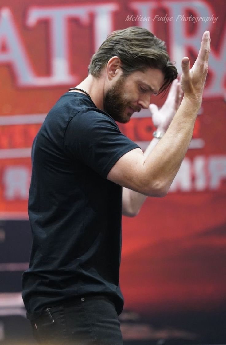 deanwforaliving's tweet photo. THE BICEP WTF https://t.co/jXy6PPyjrz