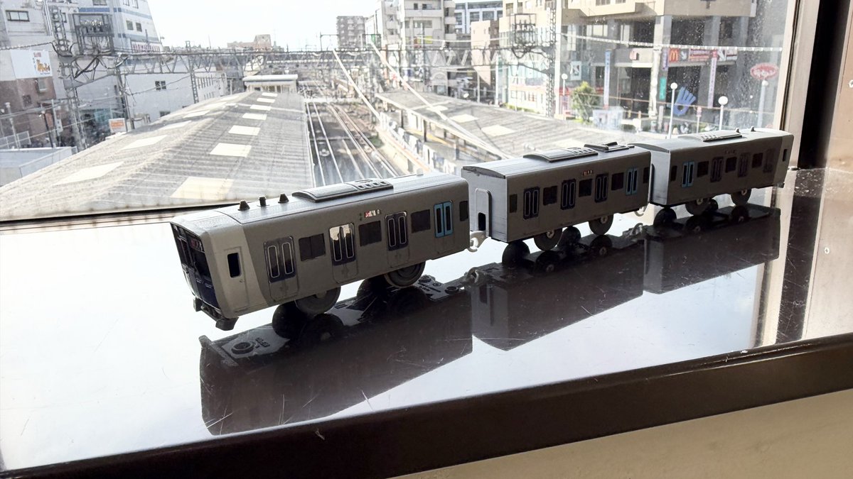 ShinKyp1's tweet photo. 3Dプリンター製プラレール東武90000系です。実車デビュー前に池袋に入線できました。
ありがとうございました。
＃3Dプリンター
＃改造プラレール
＃東武東上線 https://t.co/nfwQuWzb2V