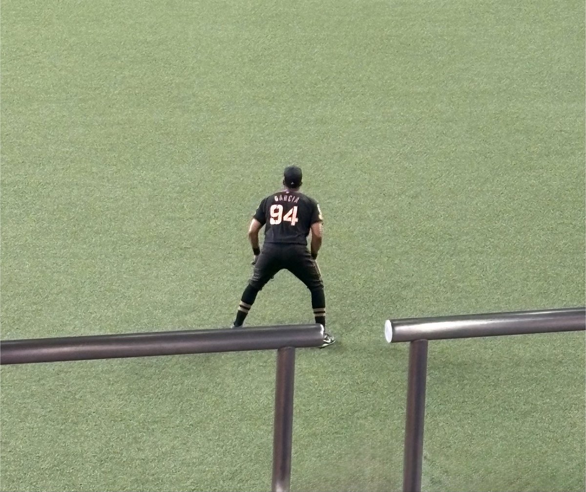blacky_pad's tweet photo. ガルシア、黒ユニ似合っててカッコいい https://t.co/J0qtMp1g9p