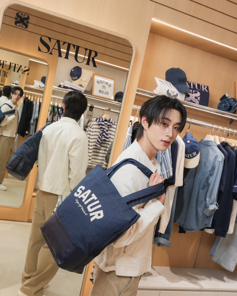 EstFanclubTH's tweet photo. 080826 | Instagram | #est_rvp 

📸 est_rvp : my kinda SATURday @.satur.thailand 

🔗 : https://t.co/nZxJ8bst8S

EST AT SATUR FLAGSHIP
#ESTWITHMYSATUR
#SATUR #SATURTHAILAND  
#ESTSUPHAHouse https://t.co/SbNaX8uFdr