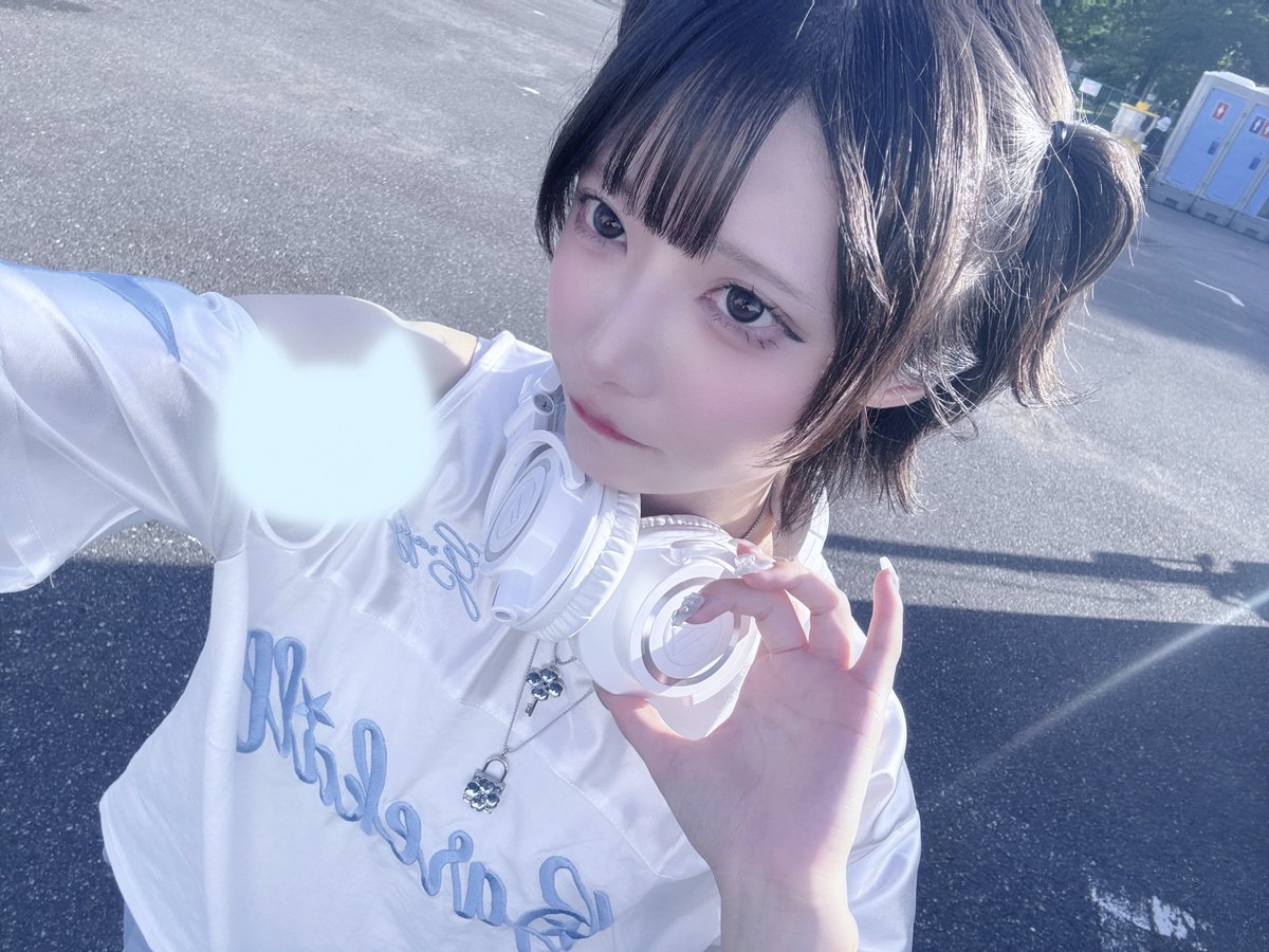 apollo_1204's tweet photo. #サマジャン DAY2ありがとうございました！ᴖ  ̫ ᴖ🩵
このあと20番テントで特典会します໒꒱
DJの感想など聞かせてくれたらうれしいです♩ https://t.co/wzYPjprOS9