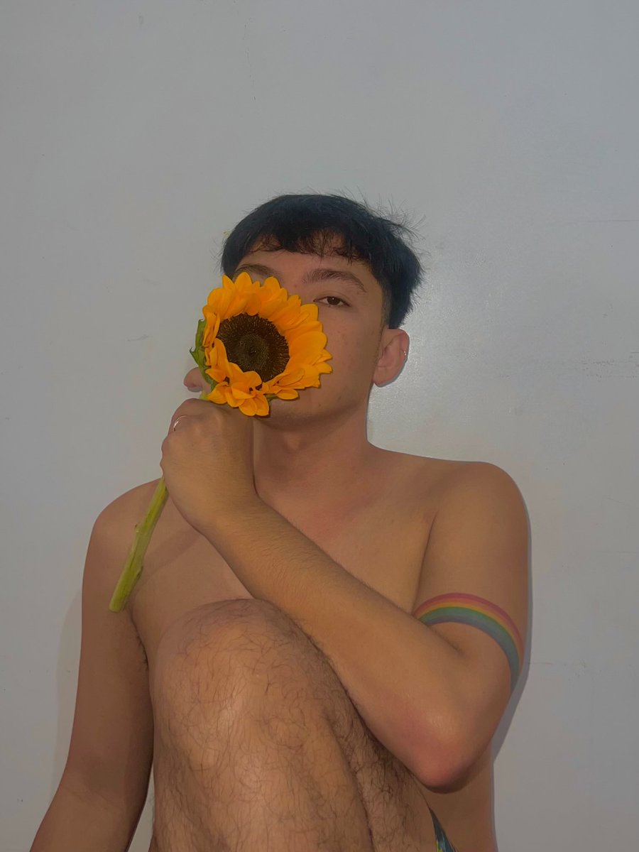 justrapheee's tweet photo. 🌻 https://t.co/wgEYpBAJR5