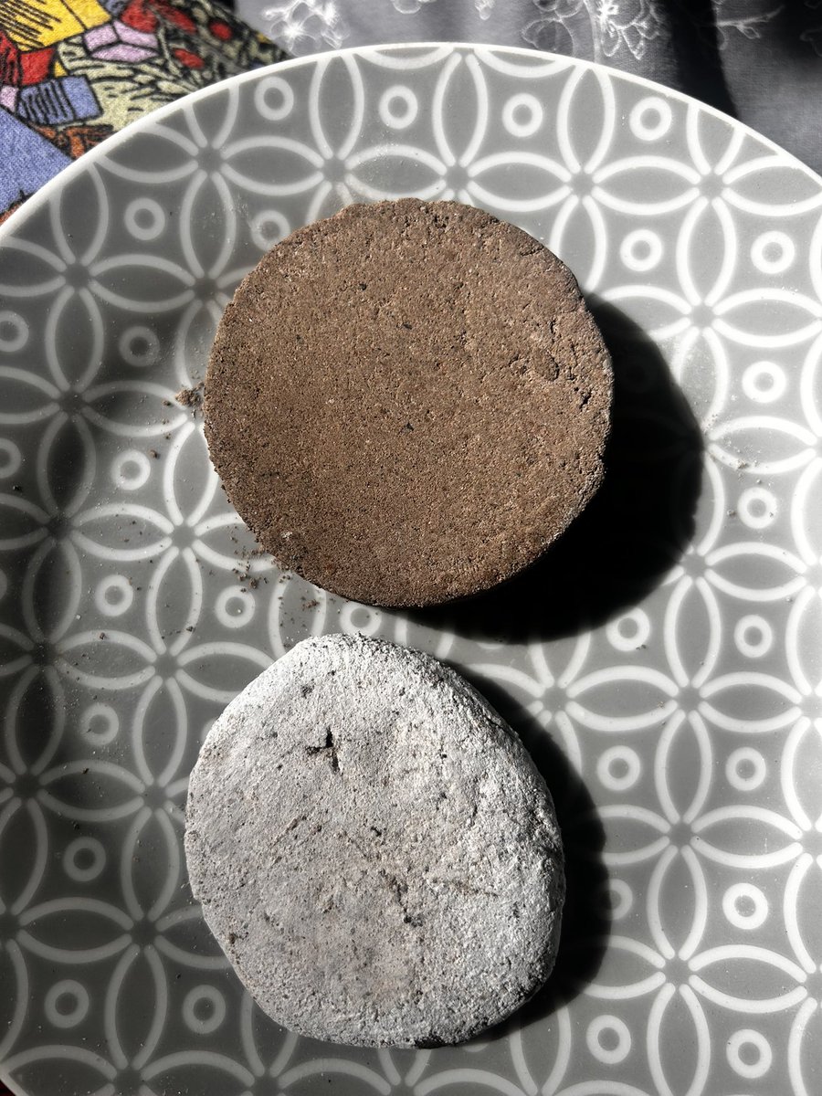 TonyBatche2402's tweet photo. 🟤 Wood ash only: Slow, steady, deep curing — no bloom.
🤍 Plus sodium carbonate/soda ash: Strong white bloom — fast, active reaction.
✅ Both solid, no cracks — just different curing speeds. https://t.co/4tbMq4v4Wx