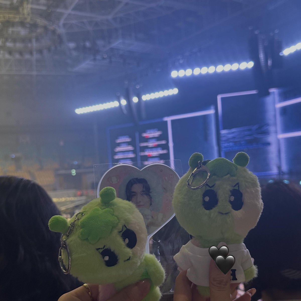 lee0cean's tweet photo. 빨리 콘서트 가고싶다…🖤 https://t.co/eBbV3PLppZ
