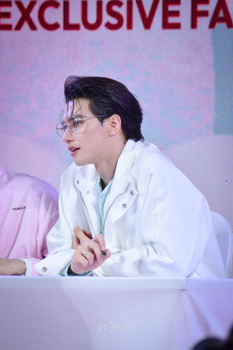 wolfish13snap's tweet photo. 260808 แว่นมานี่มา

#RBNxMeetandGlowKNP
#KengNamping 
#KengHarit https://t.co/bUG8kTuuTU