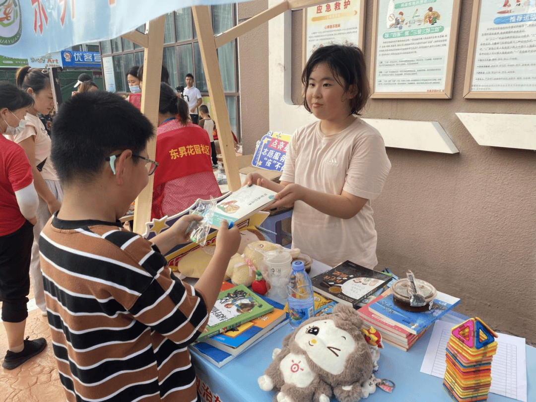 paira_berna's tweet photo. Join our weekend community book swap at the central park lawn! Bring a pre-loved read, take a new one, and chat with neighbors. Free for all! https://t.co/xyM77EJC6z