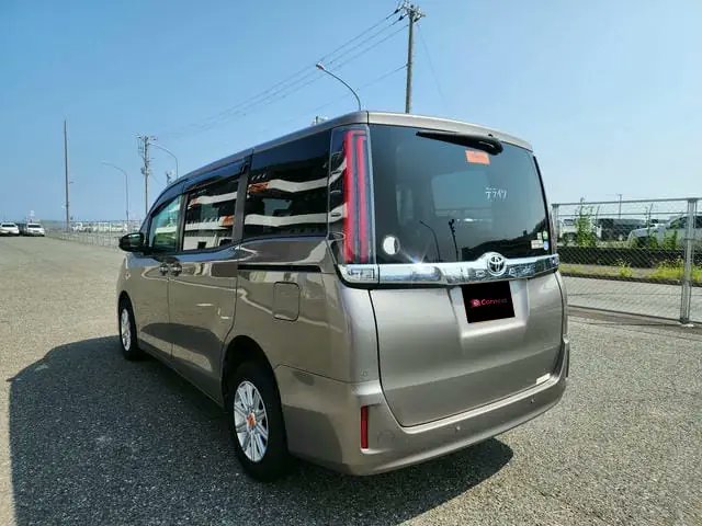 carnestke's tweet photo. SHIP DIRECTLY WITH US AND SAVE!
2019 TOYOTA NOAH X 2000CC PETROL CVT

CIF: KES 1,404,000
DUTY: KES 741,118
CLEARANCE: KES 70,000
TOTAL: KES 2,215,118

With only 30% of the CIF Value (KES 421,200) you have the unit shipped
https://t.co/7UdKUZSeUQ

#carnest #carImport https://t.co/76EmCekhVt