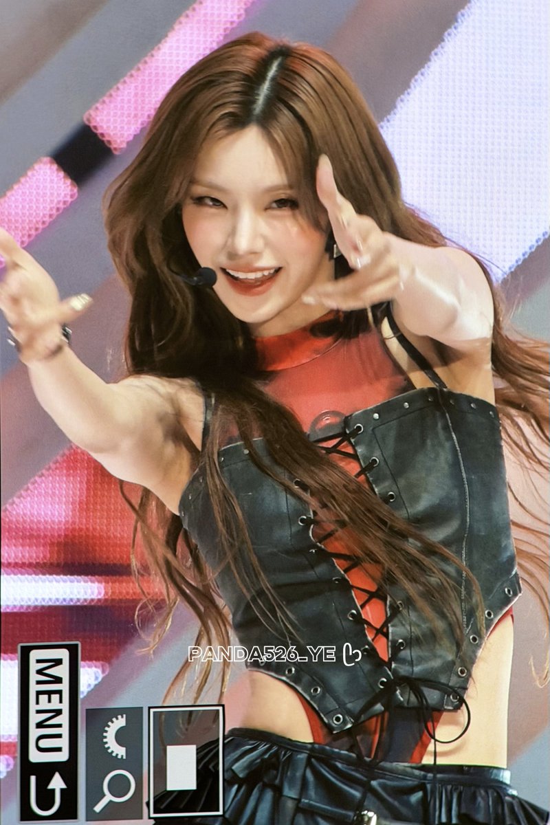 Panda526_YE's tweet photo. 260808 ITZY FANMEETING ᥫᩣ

#예지 #YEJI #있지 #ITZY https://t.co/1IXQIHc0og