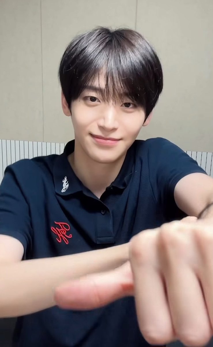 kqqag9's tweet photo. CRAVITY #정모 상의 정보 손민수 
26.06.30 인스타 릴스
26.08 포토이즘 [ 반팔입고나와 ]

링크는 타래로 👕

#크래비티 #cravity #구정모 #정모 https://t.co/7QRG6HAG8Y