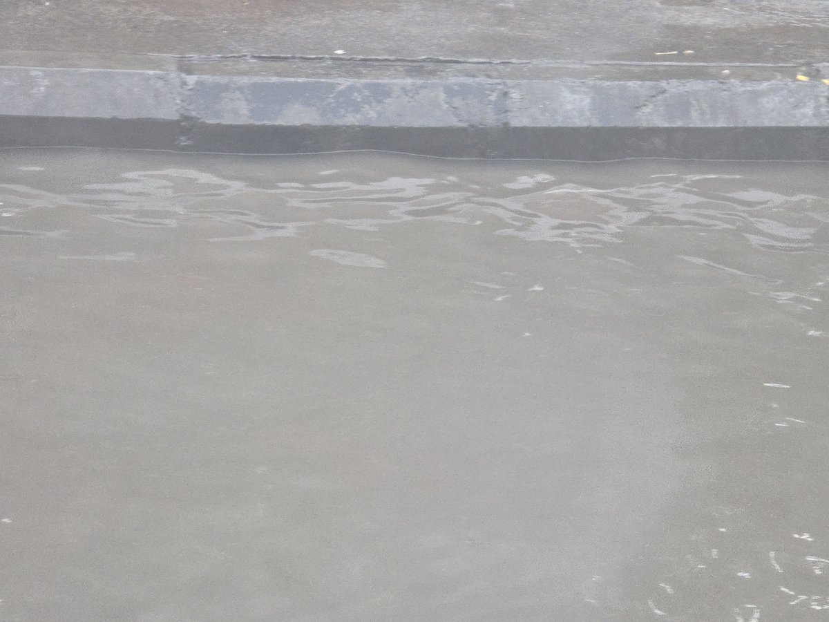 poopoonga's tweet photo. Water logging on Nelson Manickam road for this moderate shower https://t.co/3qnWpQiYis