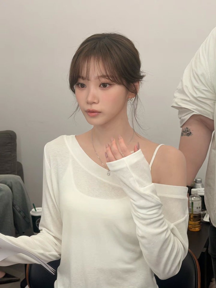 BITESYchaewon's tweet photo. pap buat Einaaa! https://t.co/t4EvwD93mO