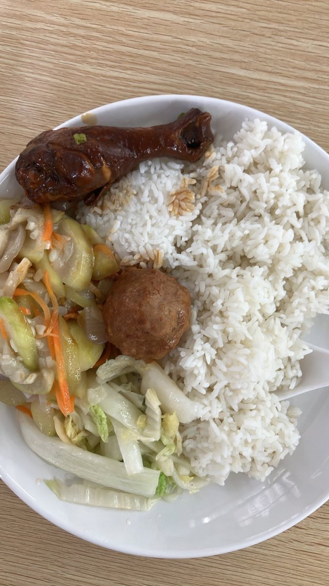 delessons169's tweet photo. 一餐12块，碧桂园的社区食堂，大家觉得怎么样 https://t.co/eeCQ52ZwOM