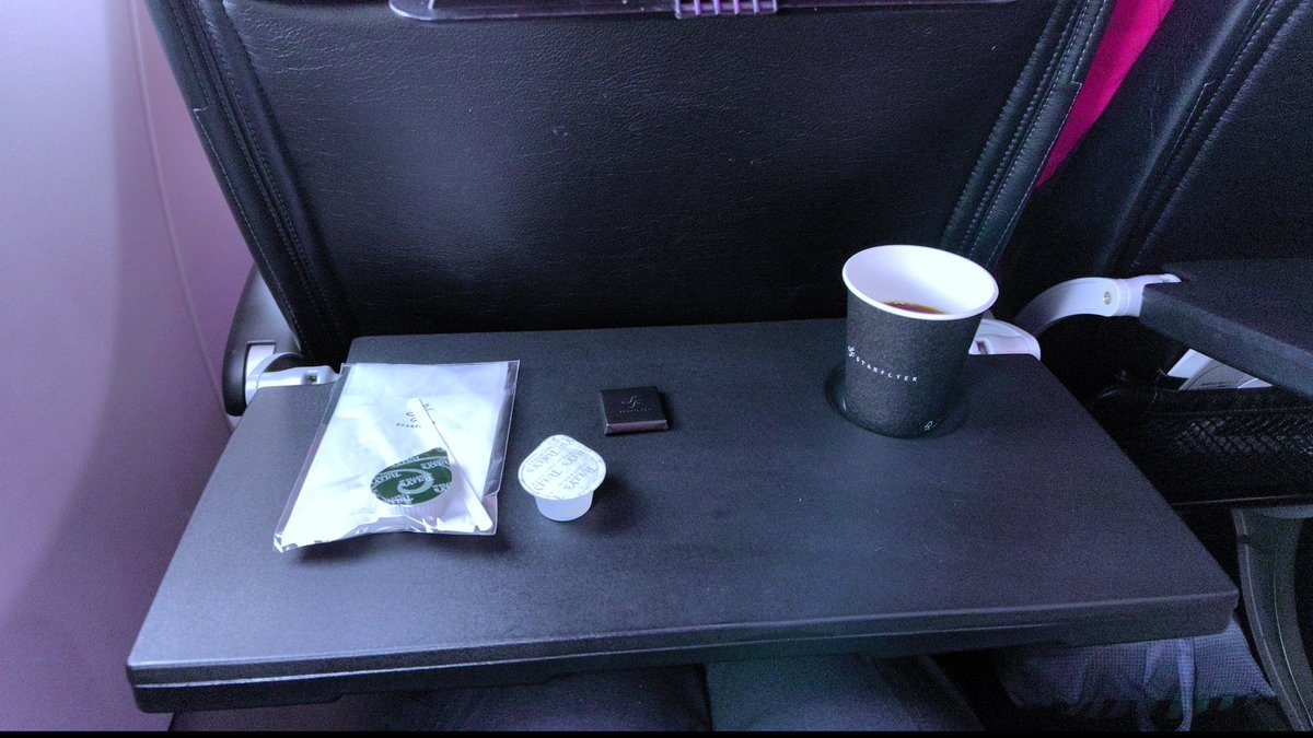 okkun_0205's tweet photo. メジャーではないがLCCでもない
STARFLYERが関空→羽田で1.3万円
京都からの交通費込みで1.5万円
北陸新幹線回るより安くて早い https://t.co/xNnbL49LAn