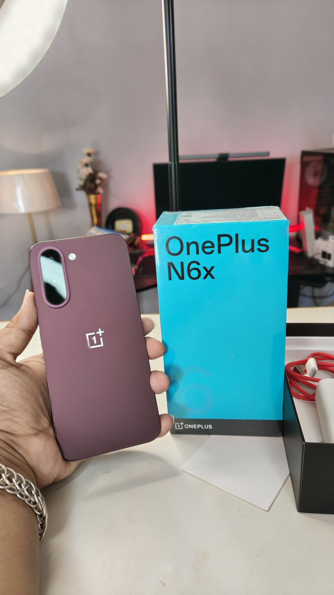 berojgartech's tweet photo. Rate this phone #oneplusn6x https://t.co/m1RhTNsBgX