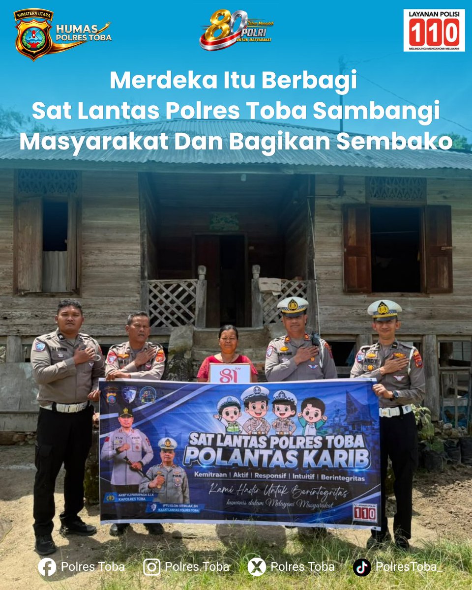 PolresToba's tweet photo. Kalau biasanya lihat Polisi Lalu Lintas sedang mengatur kendaraan di jalan, kali ini ada yang berbeda nih… 

Satlantas Polres Toba turun langsung menyapa warga dan berbagi sembako https://t.co/i5xBHf2jp6