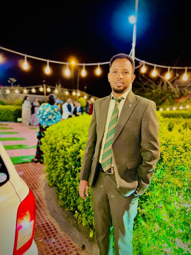 MohDiini's tweet photo. لا مكان للضعفاء في هذا العالم!
Adduunkan waxba kuma laha qofka daciifka ah iyo kuwa is daciifiyaba! https://t.co/6k1cd86cO2