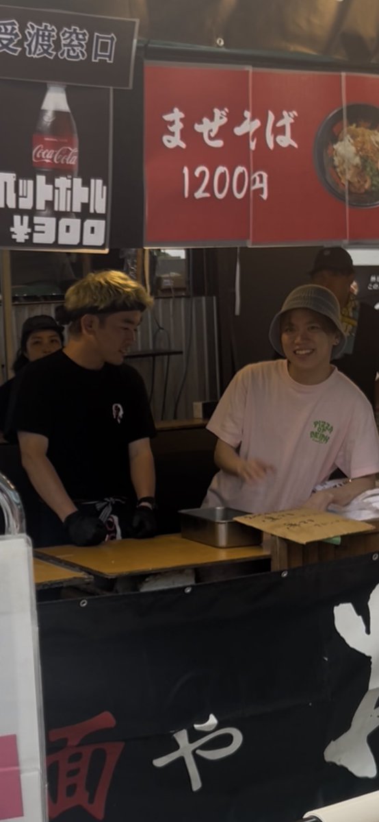 04CHILS's tweet photo. まぜそば食べてゴミ捨てに行ったら

目の前GENちゃん

やっぱりかわえ〜 https://t.co/Fe9njv2DKE