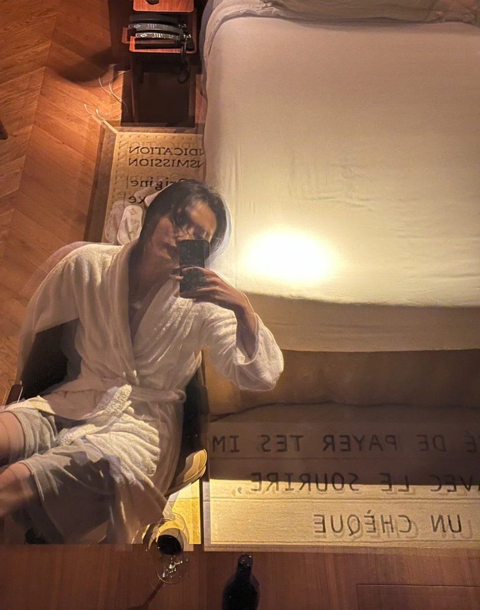 hwamelo's tweet photo. #whoremembers sh and that ceiling mirror https://t.co/mrOySgNKRZ