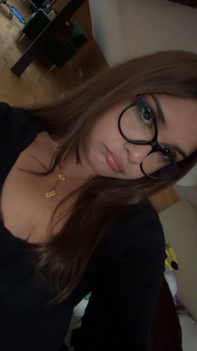 NoWonderOfU's tweet photo. ich glaub ich lass meine naturhaare nie wieder rauswachsen😭
mag das braun viel mehr https://t.co/oG9fCjuDVD