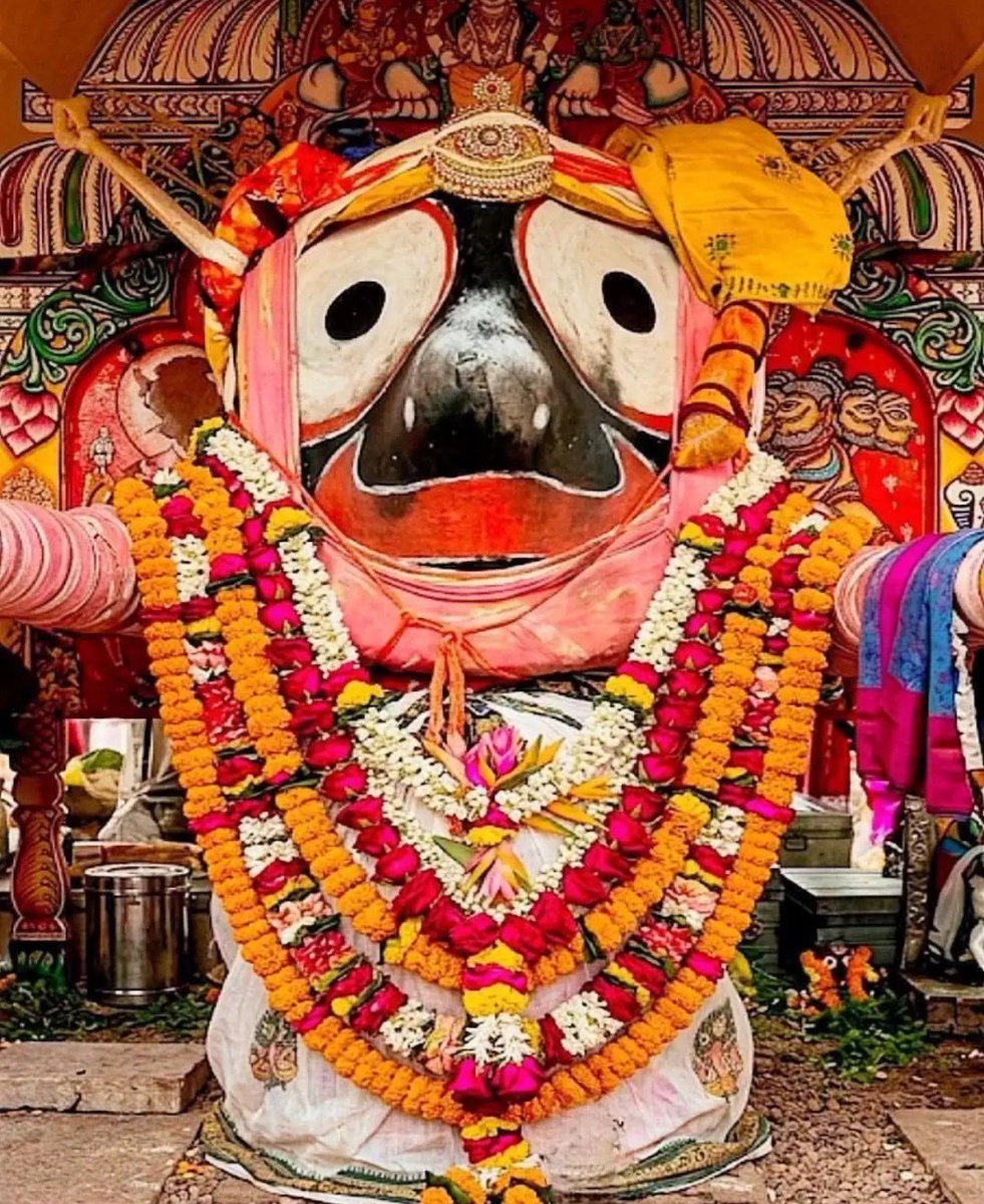 KanchanNayak17's tweet photo. 🪷⚫❗⚫🪷
ଜୟ ଶ୍ରୀଜଗନ୍ନାଥ 🙏
ଜୀବନ ବହିର ଆରମ୍ଭ ପୃଷ୍ଠାରେ ଜନ୍ମ ତାରିଖ ଆଉ ଶେଷ ପୃଷ୍ଠାରେ ମୃତ୍ୟୁ ତାରିଖ ଲେଖିଦେଇ ବାକି ସବୁ ମଝି ପୃଷ୍ଠାକୁ ଖାଲି ରଖିଦେଇଛନ୍ତି ଭଗବାନ । କାହା ବହିରେ କେତେ ପୃଷ୍ଠା ସେକଥା କାହାକୁ ଜଣାନାହିଁ । ଖାଲି ଥିବା ପୃଷ୍ଠା ସବୁକୁ ଆମକୁ ହିଁ ସୁକର୍ମ କୁକର୍ମ ରୂପି କଲମରେ ଲେଖି ପୂରଣ କରିବାକୁ ପଡ଼ିବ ।🙏 https://t.co/QhbLP2ycHU