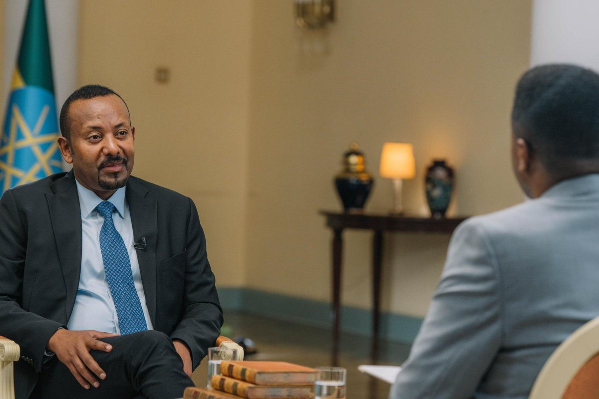 PMEthiopia's tweet photo. Turtii Muummichi Ministeeraa Dr Abiyyi Ahimad Oromiyaa Biroodkaastingi Neetwoork waliin taasisan. Kutaa 2ffaa hardha galgala sa'aatii 2:30tti nu eegaa.

ጠቅላይ ሚኒስትር ዐቢይ አሕመድ ከኦሮሚያ ብሮድካስቲንግ ኔትዎርክ (OBN) ጋር ያደረጉት ቆይታ ክፍል 2 ዛሬ ምሽት 2:30 ይጠብቁ።

#PMOEthiopia