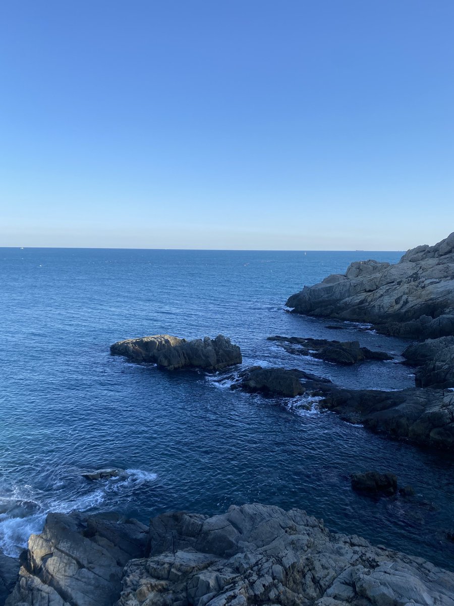 1990__190's tweet photo. 겨울바다 색감 🌊💙 https://t.co/s4WVBFdc74