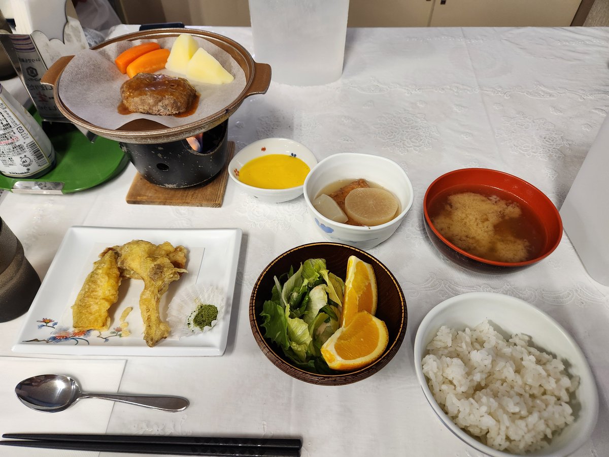 tatsu5546's tweet photo. リバティーSky3.5 be4合宿

1日目
午前中雨が降る中1キロ×6本 4分15秒
ついて数分たったらこの雨笑
いきなりのシャワーラン
山の洗礼をいきなり😂

そのあとは2年ぶりのクロカンに移動し60分ジョグ12キロを走り1日目終了

明日が最終日RainTreeの縁日イベントがあるので頑張れる🔥

 #RainTree https://t.co/1tfnFCGqVK
