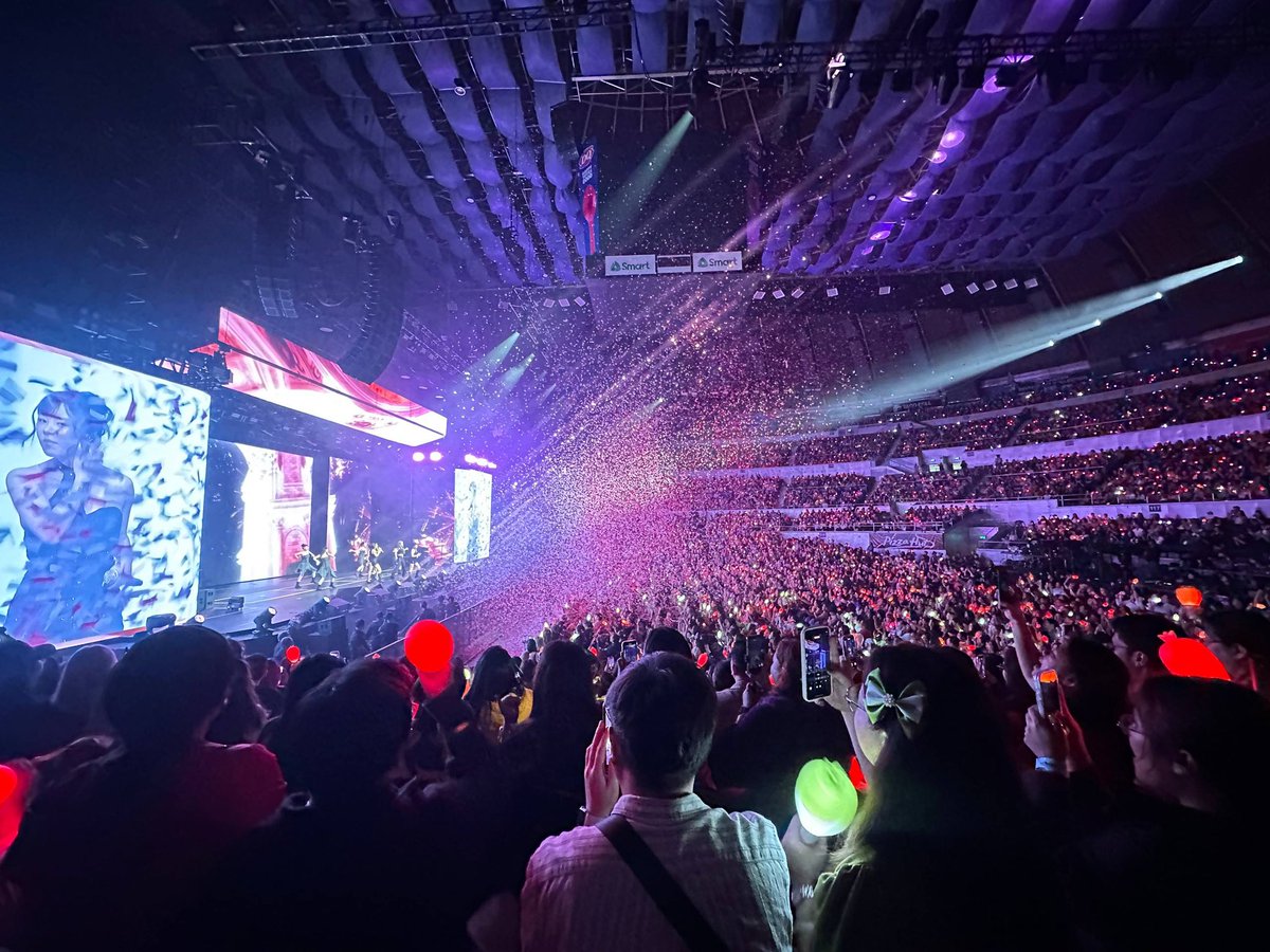 philconcerts's tweet photo. Solar: The title of this world tour [4WARD] signifies how our group and beloved fans will move forward together.

@WilbrosLive 
@AranetaCity 
#AranetaCity #WilbrosLive
#MAMAMOOinManila https://t.co/xBeEw0iORb