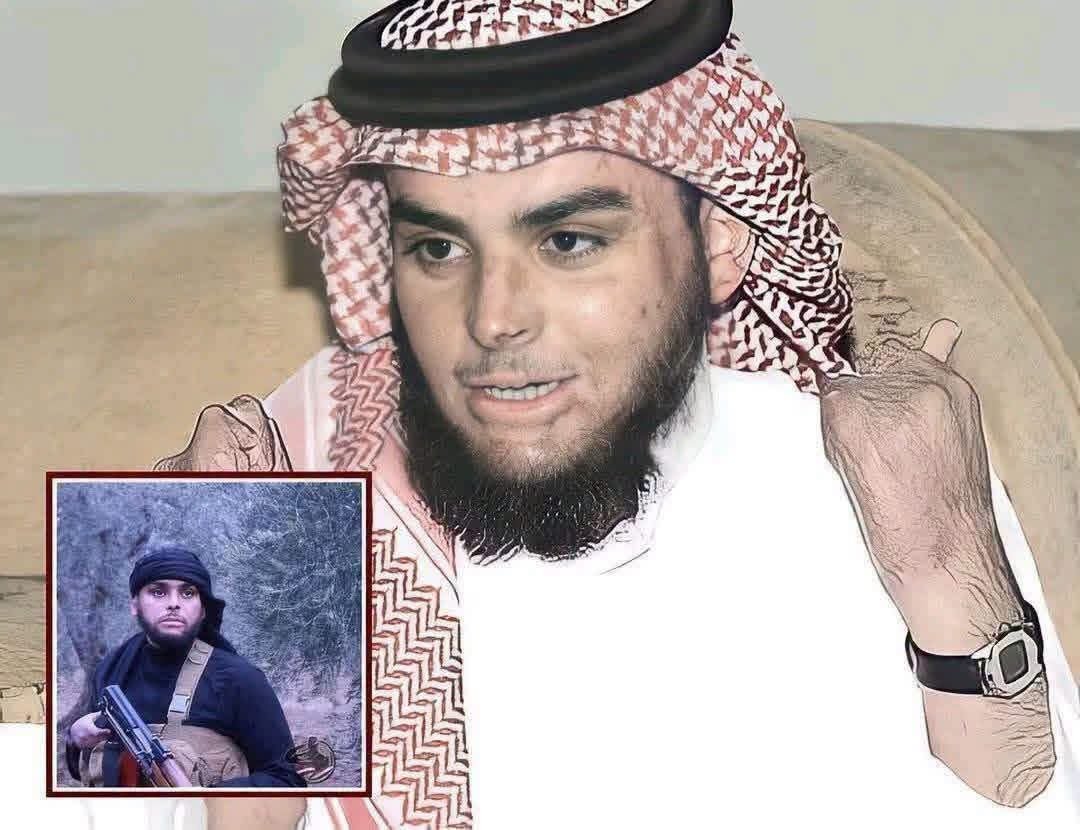 ammaressam0's tweet photo. في الأول من كانون الثاني / يناير عام  2004 ، حاول السعودي أحمد عبد الله الشايع تنفيذ هجوم إره~ابي في العاصمة العراقية بغداد عبر استهداف صهريج محمّل بغاز البوتان تزامنا مع احتفالات رأس السنة . إلا أن التفجير لم يكتمل وانفجرت جزء من العبوة، ما أدى إلى قذفه بعيداً عن الصهريج وإصابته بحر~وق بلغت نحو 70% من جسده. وأسفر الهجوم عن استشهاد 12 مواطن عراقي مدني وجرح عدد آخر  قبل أن تتمكن القوات الأمنية العراقية من اعتقاله .
وفي عام 2005 ، سلّمته الحكومة العراقية إلى السعودية. وبعد إطلاق سراحه ظهر في وسائل الإعلام معلنا توبته وقال:
 «لا يوجد جهاد كله كذب... انظروا إلى حروقي»، ثم عمل لاحقا دليلاً سياحياً .

لكن في عام 2014 غادر إلى سوريا وانضم إلى تنظيم د1عش الإرها~بي، حيث أصيب خلال المعارك في سوريا  ، من بعدها نقل إلى تركيا لتلقي العلاج ، قبل أن تسلمه السلطات التركية إلى السعودية. وتوفي في 19 آب / أغسطس 2018 .