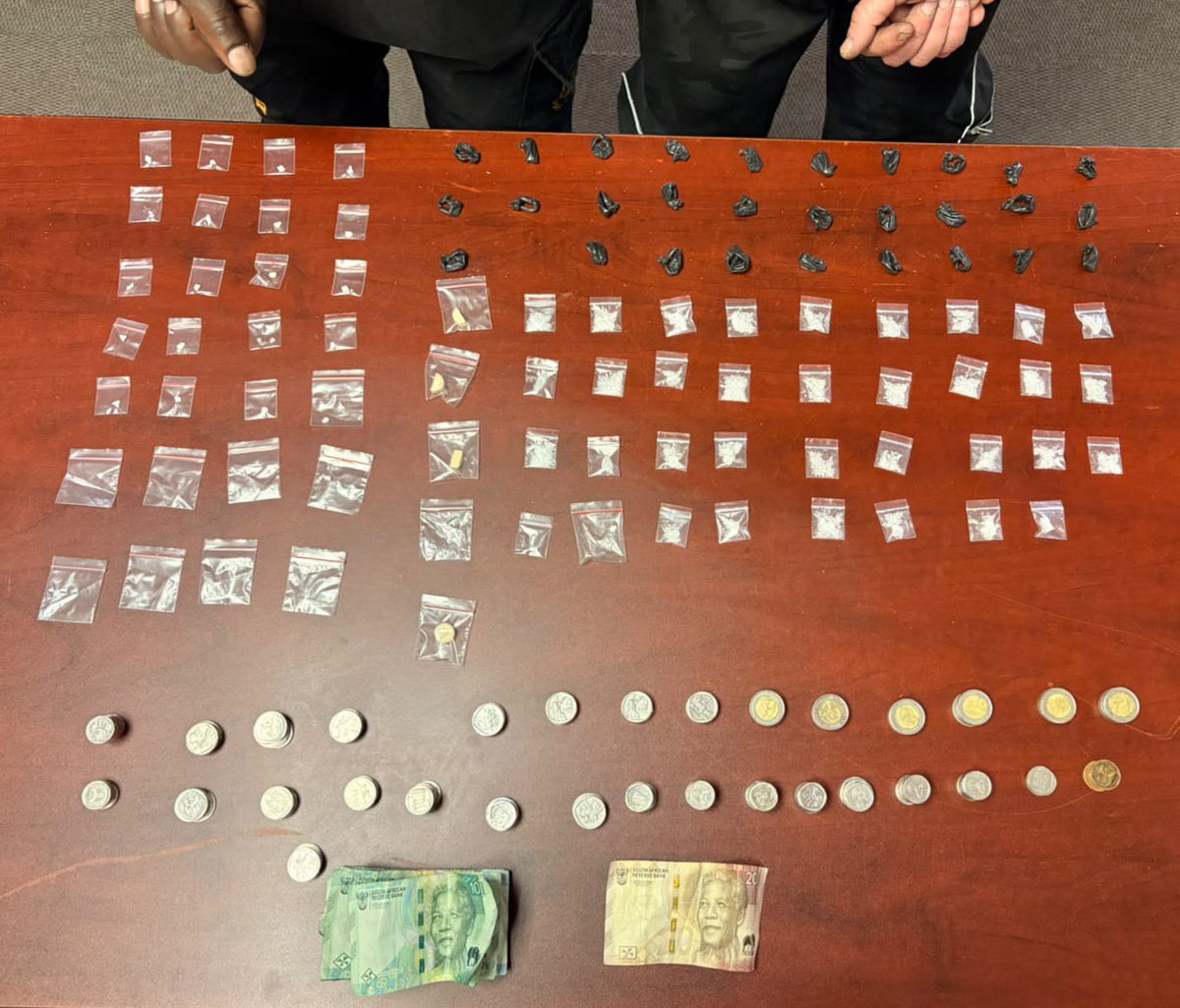 SAPoliceService's tweet photo. #sapsFS [TWO MEN ARRESTED FOR POSSESSION OF DRUGS IN ZAMDELA]

Members of the Welkom Anti-Gang Unit, Section C2, deployed in the Fezile Dabi District, arrested two suspects aged 33 and 49 for possession of drugs in Zamdela.

On 07 August 2026, members of the Welkom Anti-Gang Unit were officially on duty in the Zamdela policing precinct when they received information from a concerned community member that a suspect who was arrested on Thursday, 30 July 2026, was allegedly continuing to sell drugs.

Members immediately proceeded to the identified house in the Angola Section, Zamdela. Upon arrival, they gained entry to the premises and found two men, one White male and one African male, allegedly selling drugs through a fence at the back of the house.

The two suspects are expected to appear before the Sasolburg Magistrate's Court on charges of possession of drugs. #DrugsOffTheStreets ML
https://t.co/8n4tEXuRsd