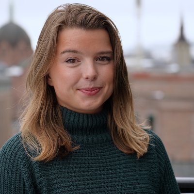 BreakingProdOG's tweet photo. Norwegian child abducter of the year! https://t.co/gbWrkOgOWl