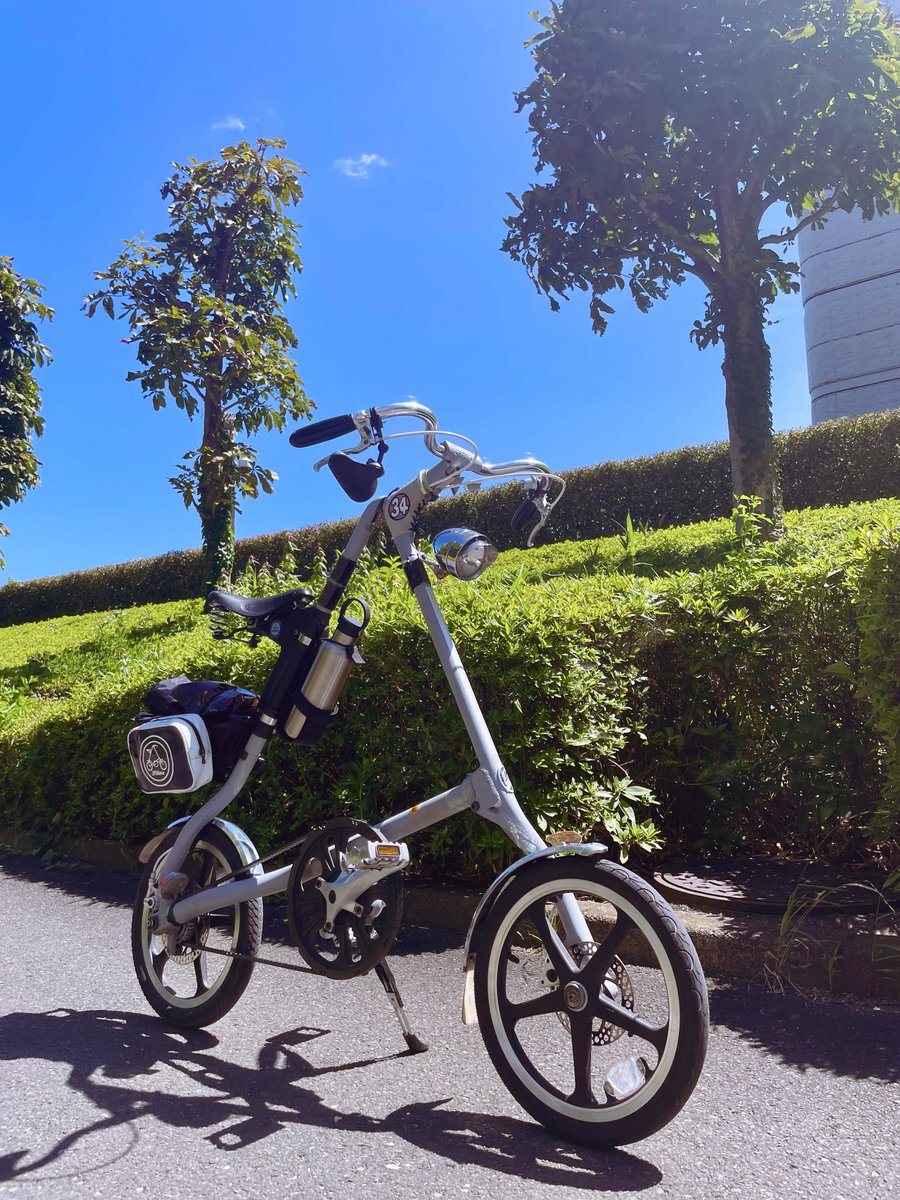 naoki04260943's tweet photo. 今日は良い天気だったのでサイクリングに行って来ました🚲
自転車道は人が少なく河川敷の公園もガラガラでお盆の東京は人が少ないなぁ〜と思いきや昼食で寄った市街地は人で一杯
単に暑過ぎてアウトドアレジャーが不人気なだけか…😅
#STRiDA #ストライダ https://t.co/B1BdybORnQ