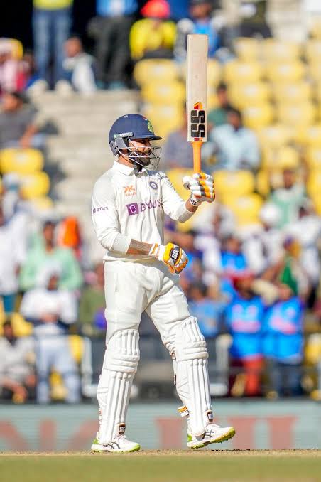 UmeansRUTU31's tweet photo. Half-century for Ravindra Jadeja vs SL 😎
#RavindraJadeja #SLvIND https://t.co/o1vkOImOz0