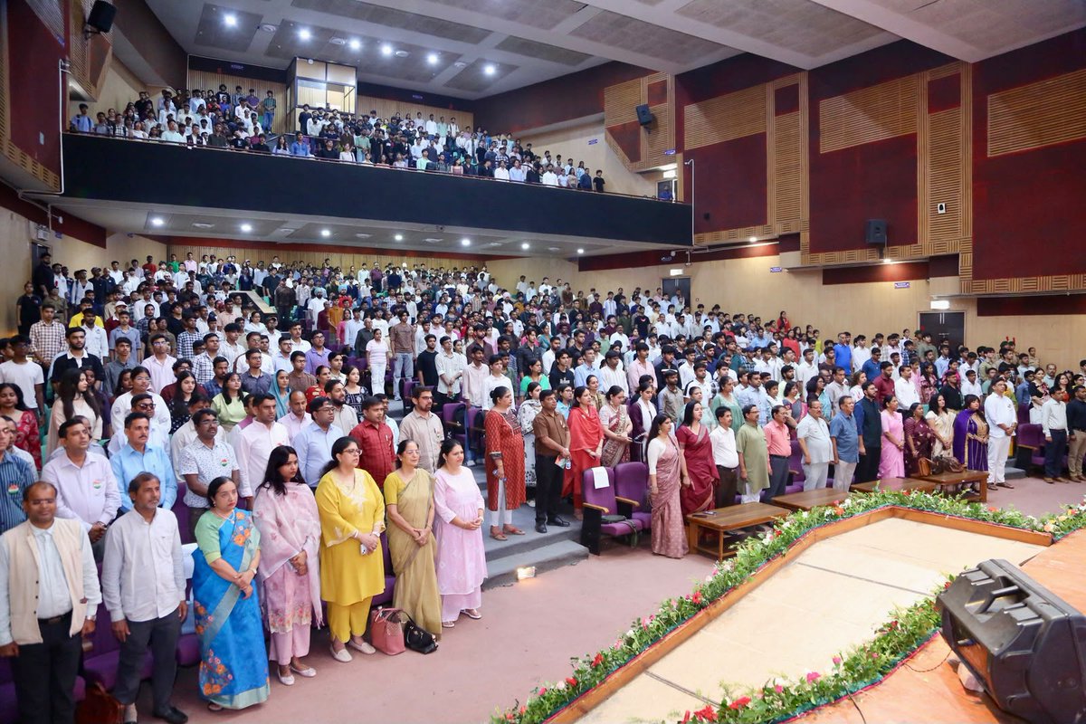 SatyawatiCol_DU's tweet photo. A glimpse of our Orientation Programme. Wishing all our students a successful and enriching academic journey ahead!
#OrientationProgramme #NewBeginnings #CampusLife https://t.co/JZ095dtgDY