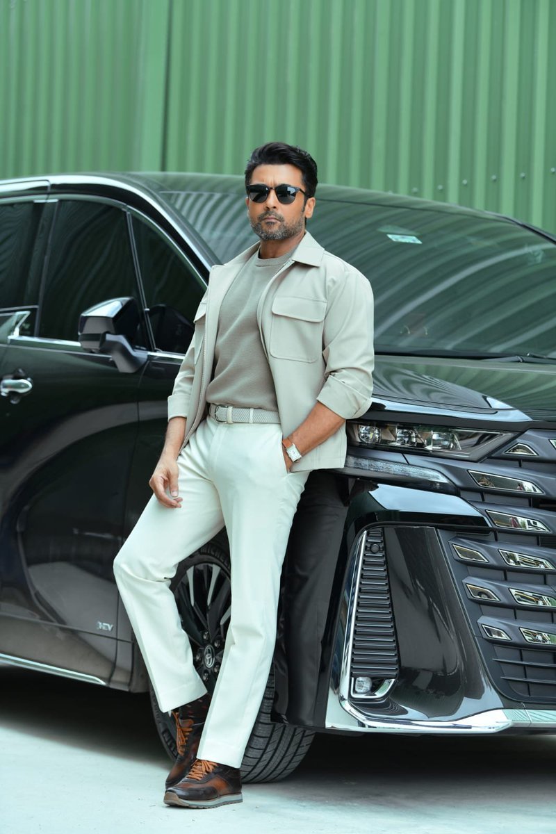 kollycorner's tweet photo. Hit Like If You're Hyped After Trailer 😍

The ONE Suriya’s Super Cool Look 🔥 

#VishwanathandSons https://t.co/ZRz1NnhGUg