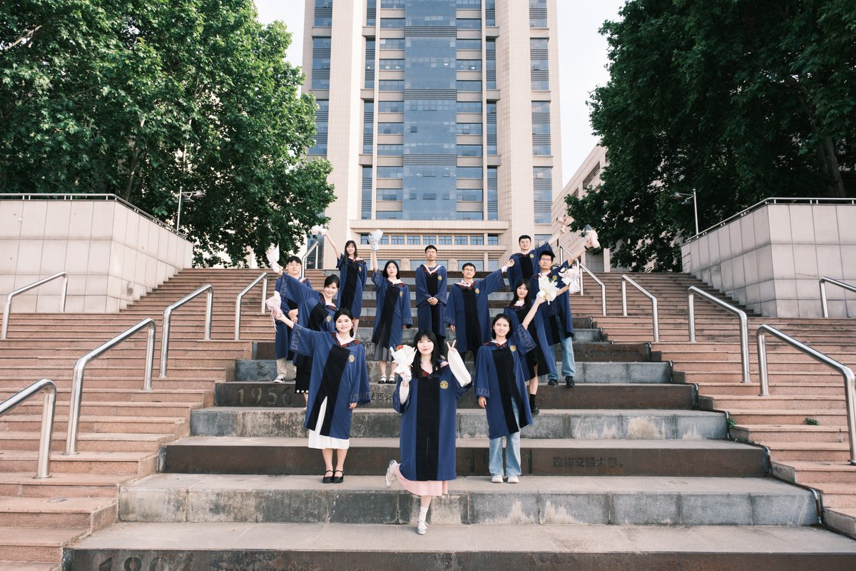 AshlieSebastian's tweet photo. Finally, tassels turned!  Another chapter closes with coffee stains, group pics, and all the messy joy we’ll replay forever. Grateful for every classmate and late-night study buddy. #ClassOf2024 https://t.co/1iWgoFTXSH
