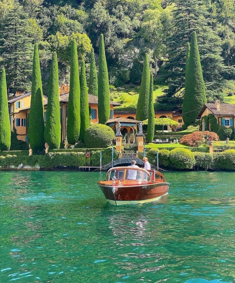 Worldviewes51's tweet photo. Lake Como, Italy https://t.co/KzpPhP4ynr