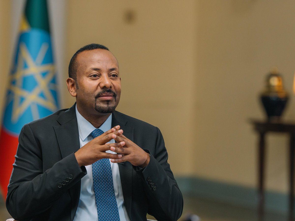 PMEthiopia's tweet photo. Turtii Muummichi Ministeeraa Dr Abiyyi Ahimad Oromiyaa Biroodkaastingi Neetwoork waliin taasisan. Kutaa 2ffaa hardha galgala sa'aatii 2:30tti nu eegaa.

ጠቅላይ ሚኒስትር ዐቢይ አሕመድ ከኦሮሚያ ብሮድካስቲንግ ኔትዎርክ (OBN) ጋር ያደረጉት ቆይታ ክፍል 2 ዛሬ ምሽት 2:30 ይጠብቁ።

#PMOEthiopia