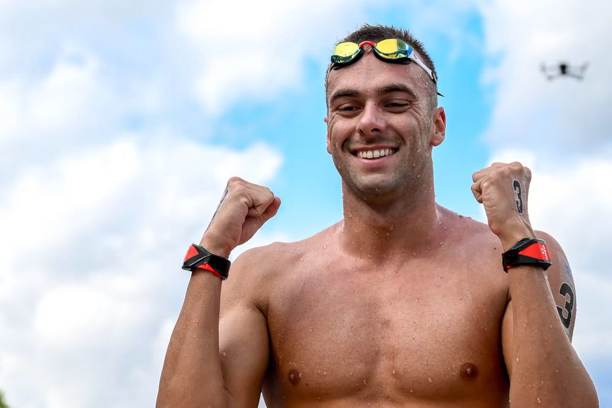 toMMilanello's tweet photo. 🐐 Quando dibattiamo del GOAT dello sport italiano non dimentichiamoci mai di Gregorio #Paltrinieri, che anche in questi Europei si prende due medaglie nel nuoto in acque libere.

Medaglie che sono la nr. 27 e 28 a livello Europeo. Più altre 25 a livello mondiale e 5 olimpiche. https://t.co/ze0oeE7ge4