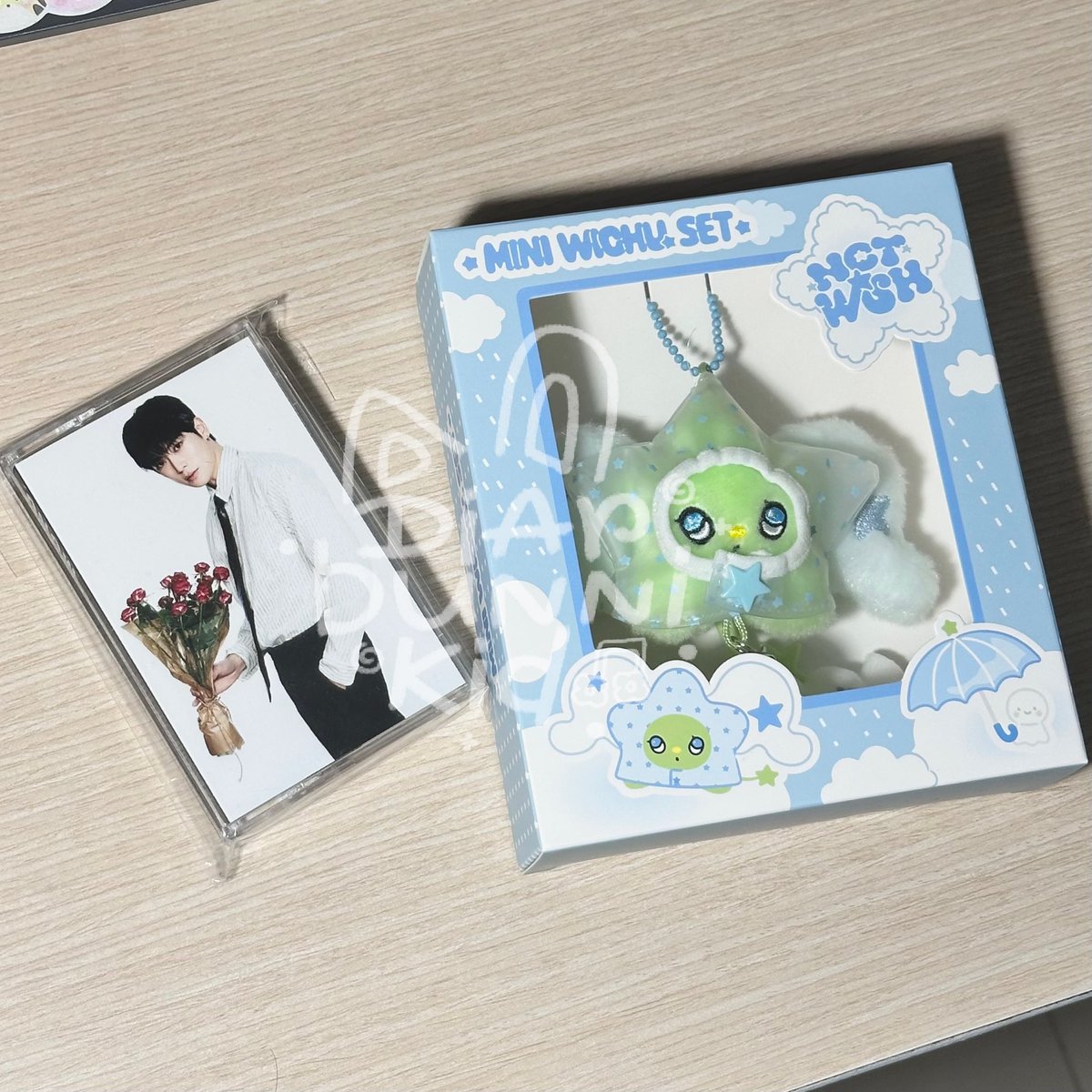 diarbunnikid's tweet photo. wts , pls kindly rt 💘
ขายออกหมดแจก 50 บาท 🧘🏼‍♀️ ( รีทวิต )

♡ nctwish — mini wichu 👼🏼🪷🪷
         650 ฿ * ไม่เคยพาไปเที่ยว *

♡ cassette tape photo set
       from 520 ส่งต่อ 400

สอบถามเพิ่มเติม dm 🪷💘💘
* free shipping 🚛 . . . 

#ตลาดนัดnct #ตลาดนัดnct127 #ตลาดนัดnctwish https://t.co/9TXGRSIl9S